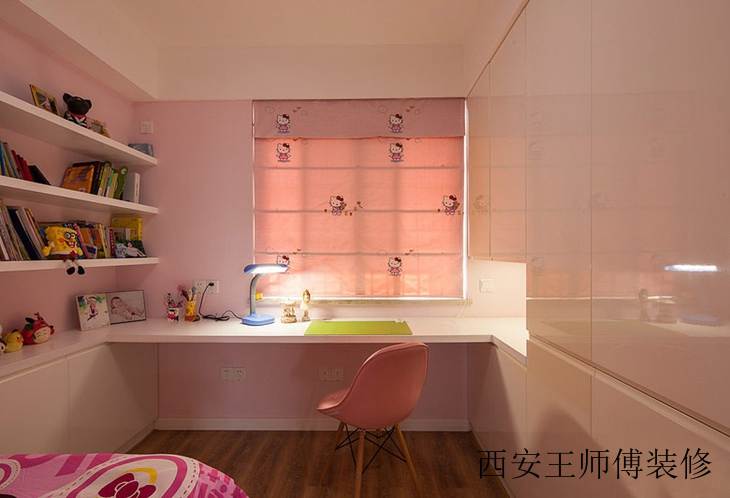 粉色系简约风 女孩房学习区设计