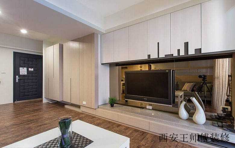 现代风格优雅原木二居室背景墙设计图片