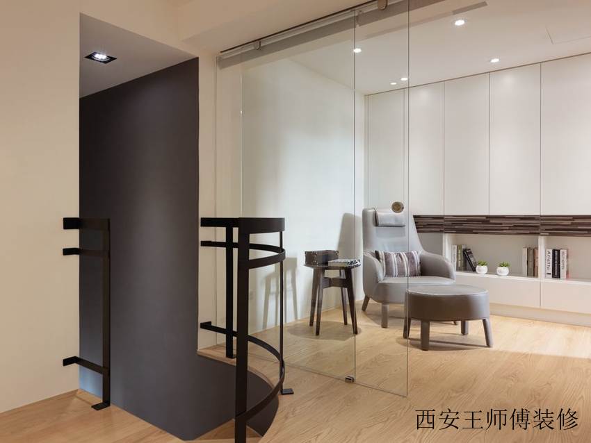 时尚简约书房玻璃隔断设计