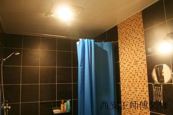 简约小户型卫生间浴帘隔断图