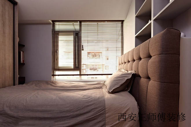咖色系新中式卧室 软包背景墙设计