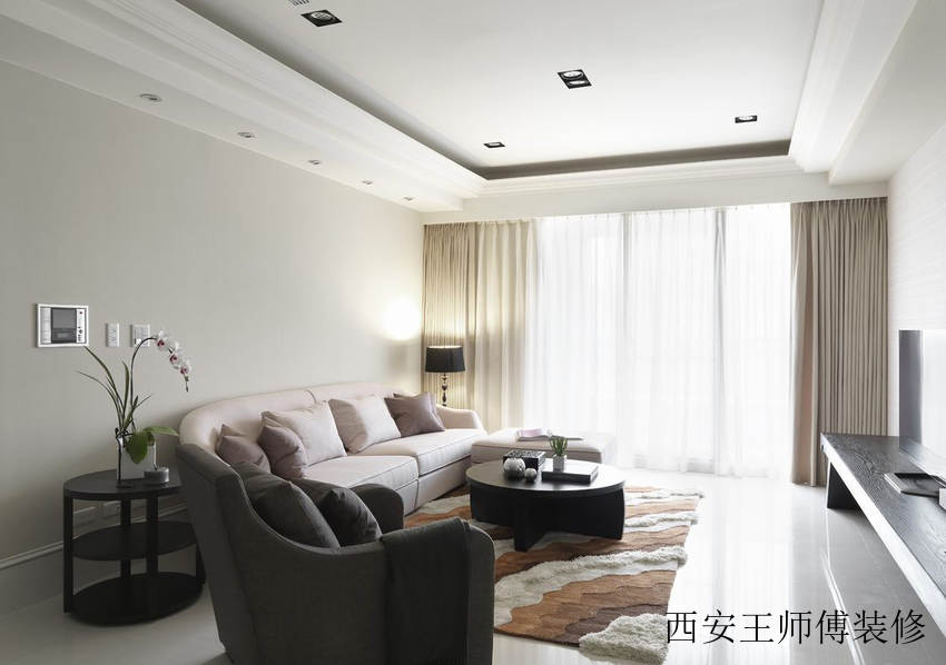 黑白简约现代客厅装修图