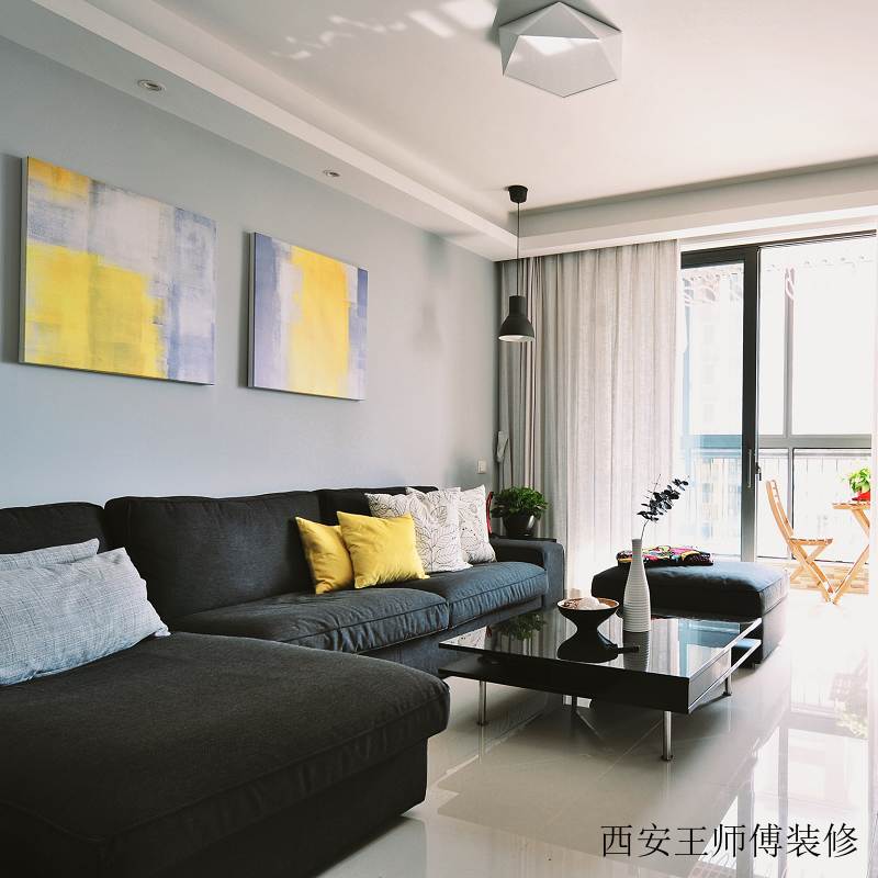 简约现代客厅黑色家具图
