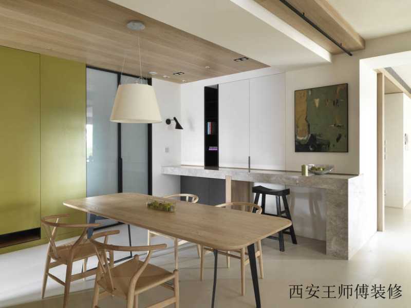 清新简约餐厅实木吊顶设计