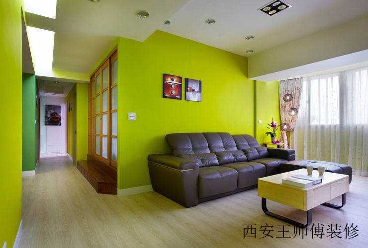 清新绿色简约客厅真皮沙发布置效果图
