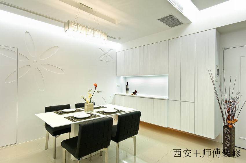 简约现代餐厅桌椅装饰