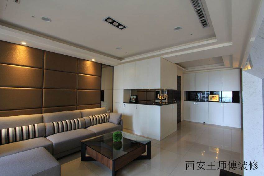 现代家居客厅 软包背景墙装饰图