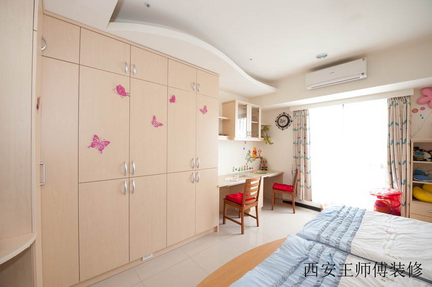 现代儿童房整体衣柜效果图
