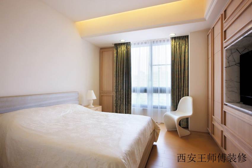 低奢新古典卧室窗帘装饰图