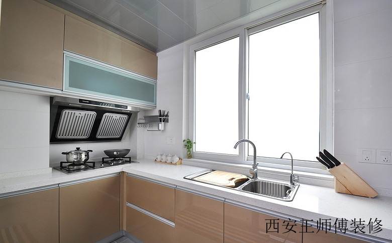 明亮简约现代厨房窗户效果图