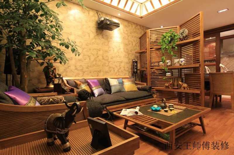 原木东南亚风情客厅家装图