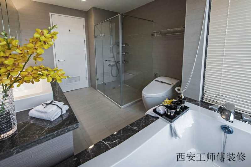 简约现代洗手间玻璃隔断效果图