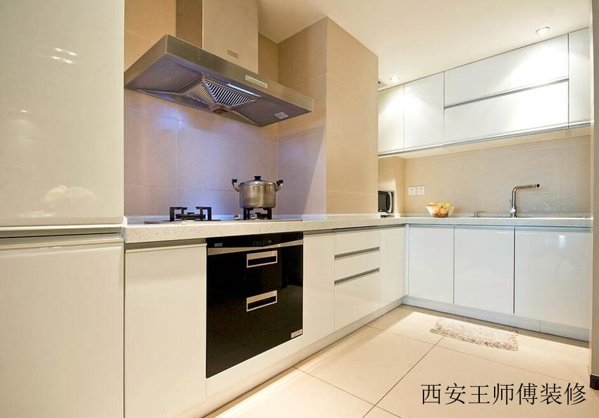 清新简约厨房白色橱柜装饰效果图