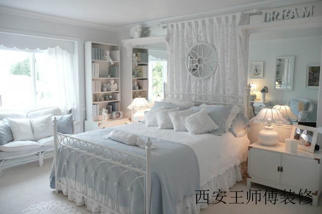 浅蓝色地中海风格卧室图