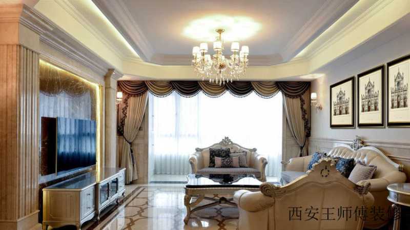 70平华丽欧式风格二居客厅装修图