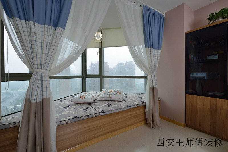 简约现代家居室内三角形飘窗设计