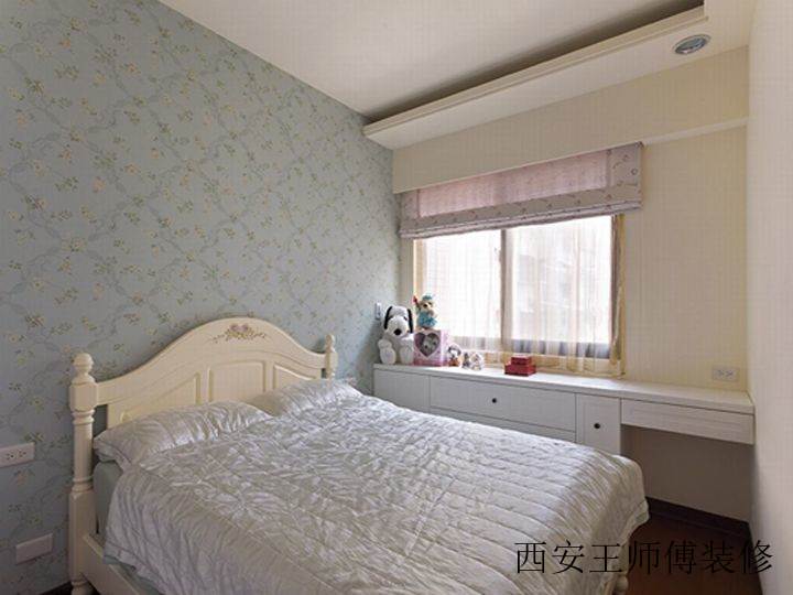 时尚简约小户型卧室装修案例图