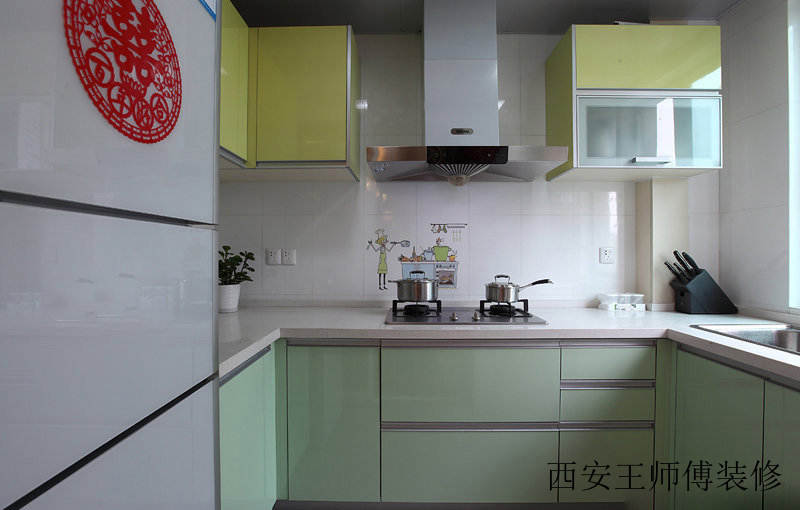 现代婚房厨房设计装修欣赏图