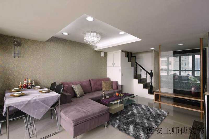 现代小复式客厅沙发装饰图