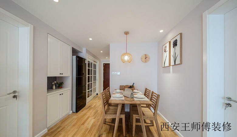淡雅简洁日式餐厅装潢图