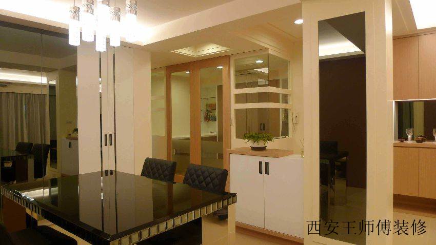 简约现代餐厅四方桌设计