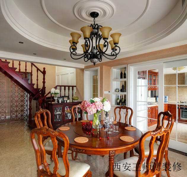 休闲时尚美式田园小复式餐厅实木装饰图