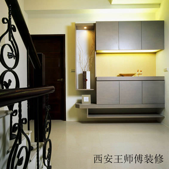 混搭复式进门玄关柜设计