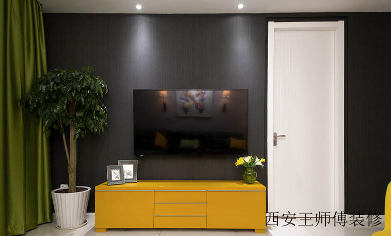 现代简约设计 客厅电视背景墙装潢图
