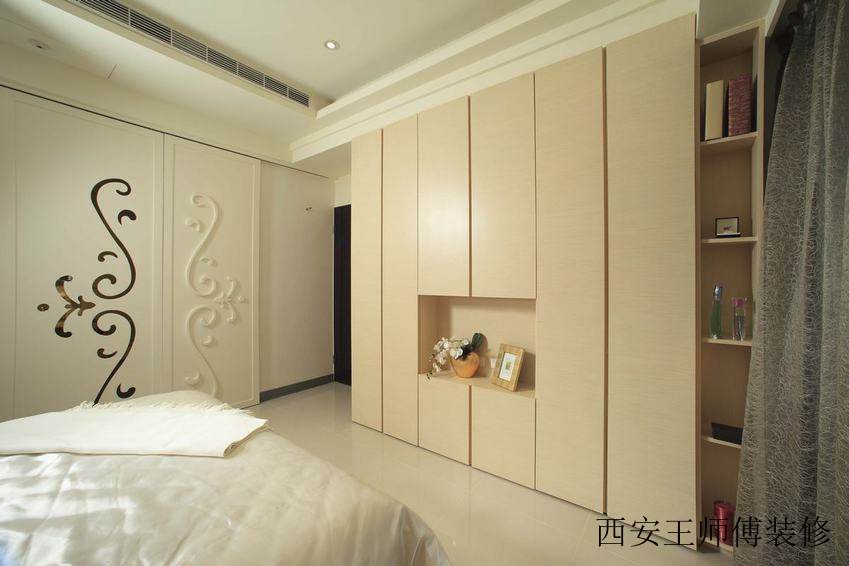 现代简约卧室衣柜展示