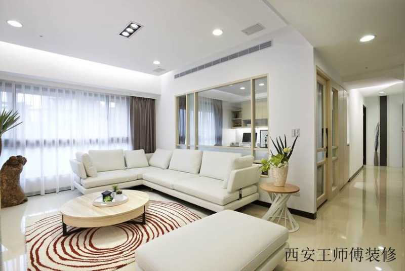 明亮简约客厅白色沙发装饰