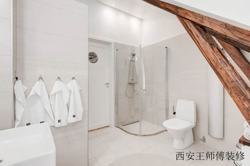 简约北欧卫生间淋浴房设计
