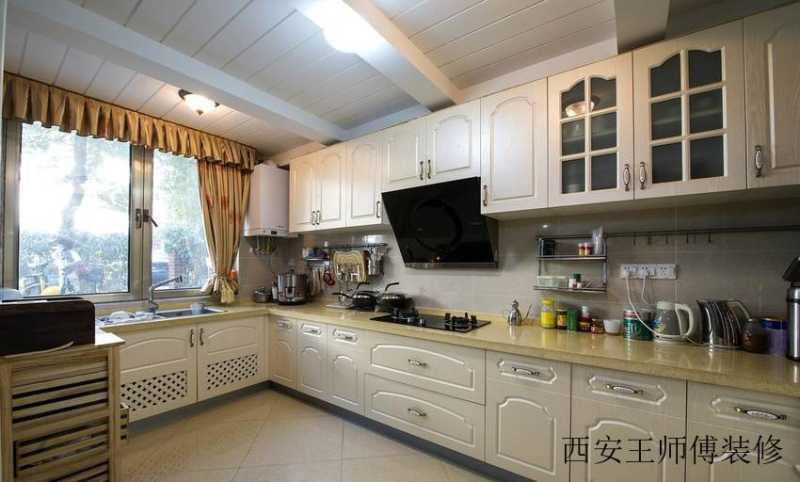 欧式田园风家居厨房铝扣板吊顶图片