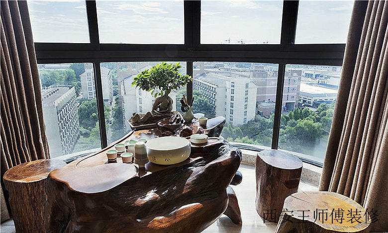 新中式家居阳台实木手工雕刻茶几桌凳装饰图