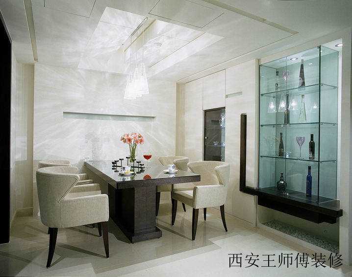 时尚简约餐厅玻璃酒柜设计