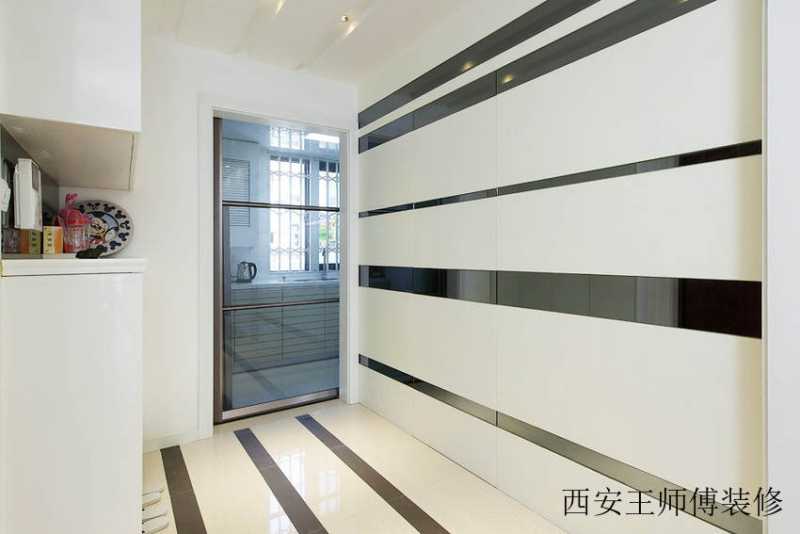 时尚现代家居玻璃门装饰图