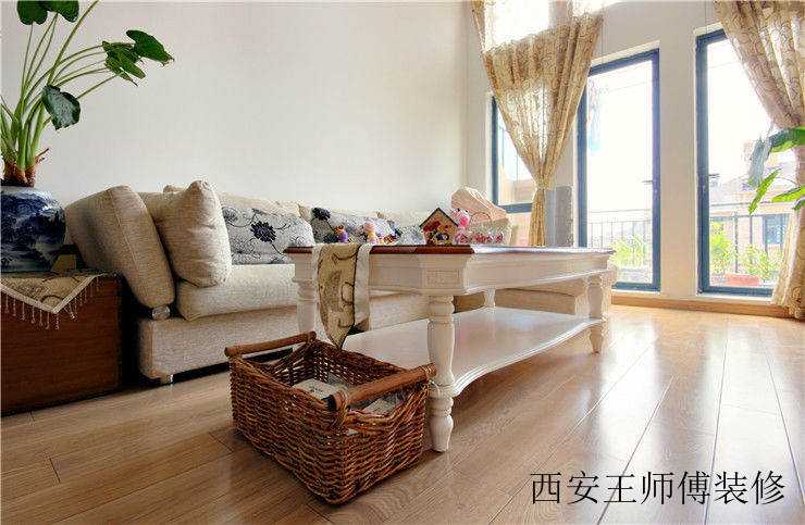 简约田园风格客厅窗户设计图