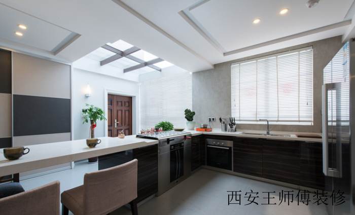 明亮现代简约厨房吊顶效果图