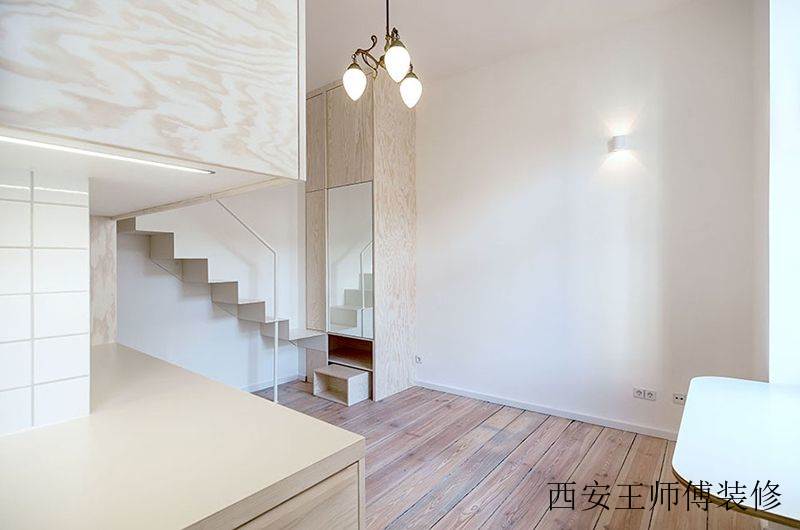 纯白明亮极简小户型跃层楼梯设计图