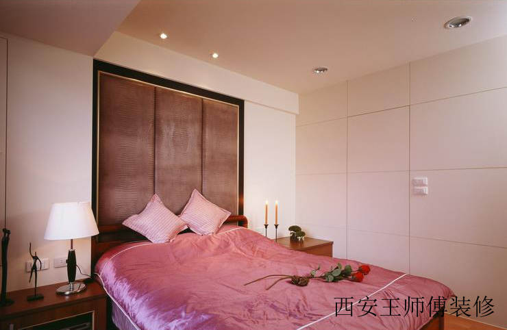 现代简约卧室床头软包效果图