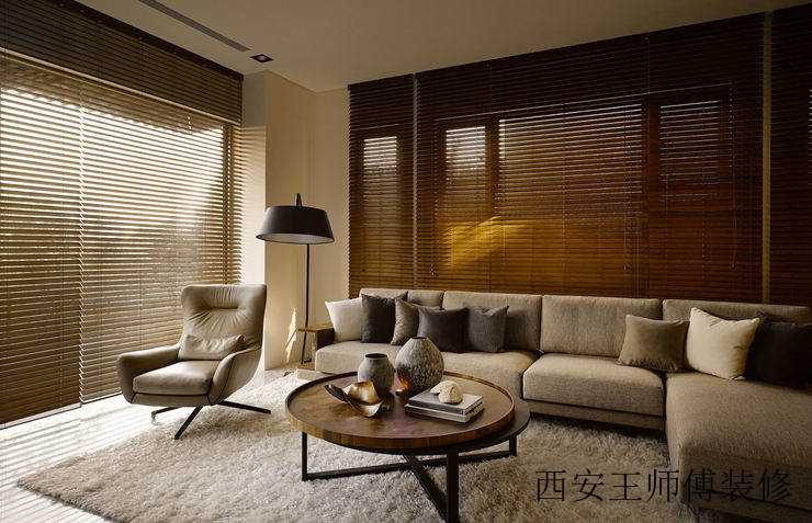 古朴美式家居百叶帘装饰图