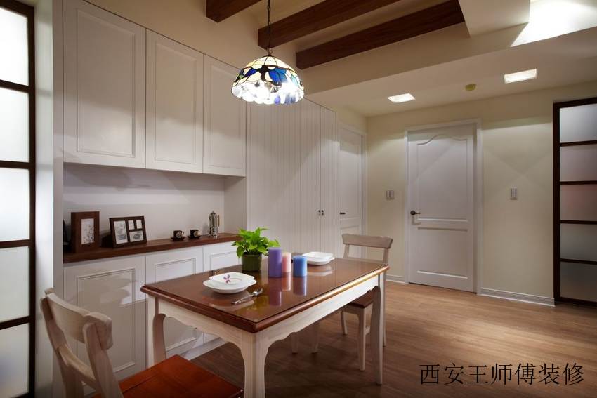 简美式开放式家居餐厅布置