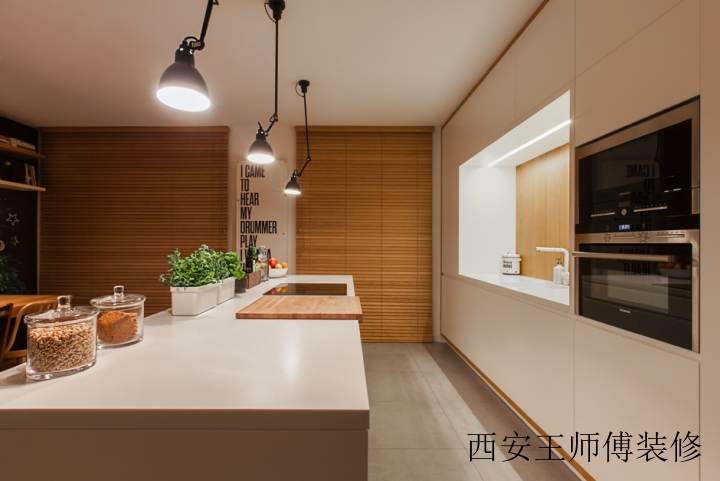 美式风格厨房吧台设计
