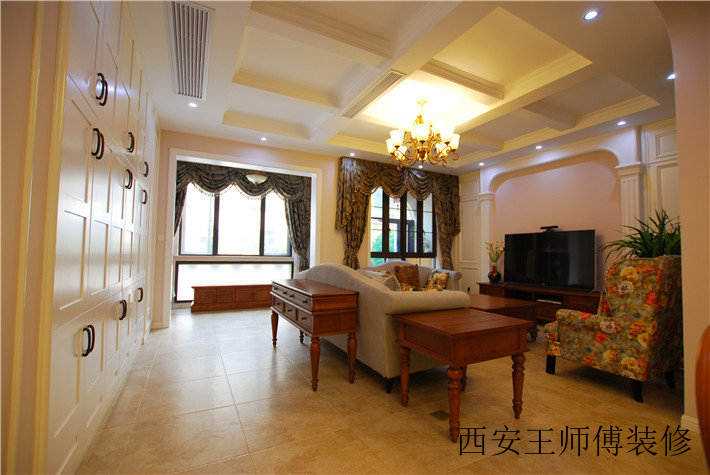 现代欧式风客厅吊顶效果图