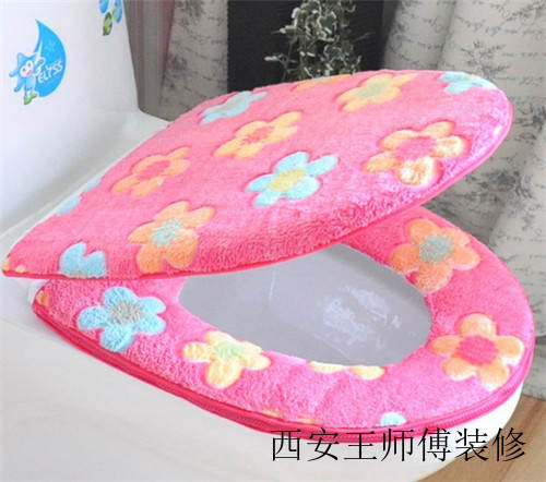 马桶坐垫套的安装方法 手拿手教你如何套马桶垫
