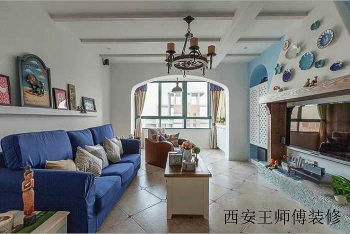 蓝色唯美地中海风格客厅垭口隔断装修效果图