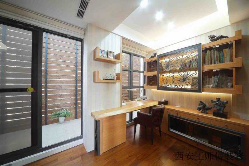 原木现代风别墅书房装饰图