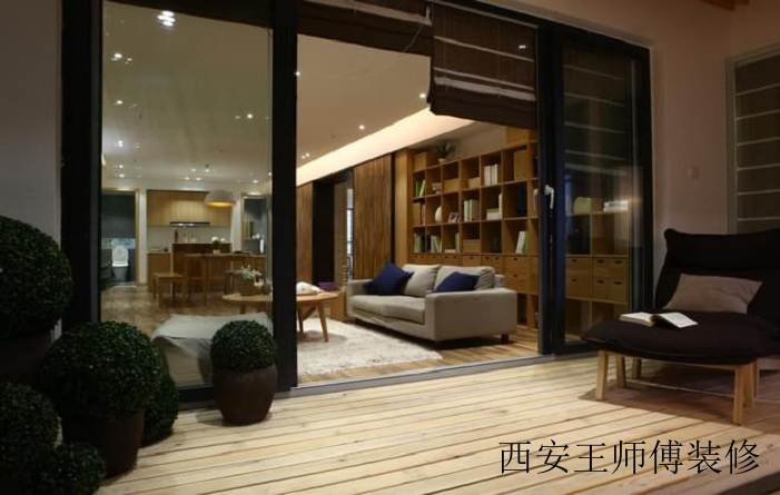 简约现代 家居阳台实木地板装饰图