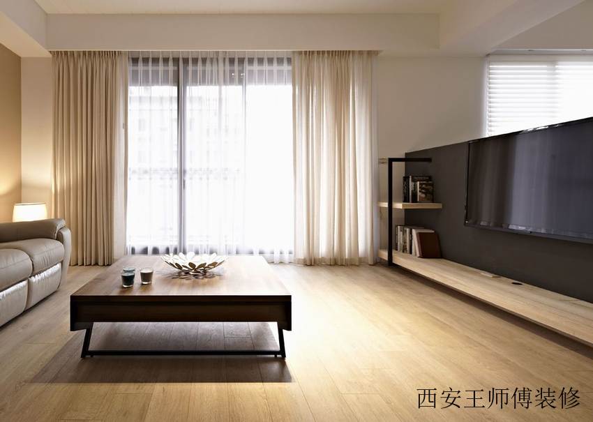 实木简约现代客厅窗帘装饰图