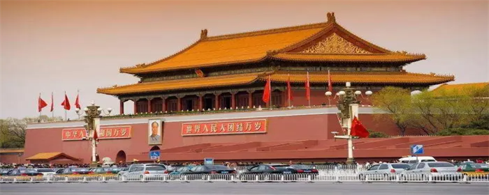 天安门城楼的屋顶采用什么