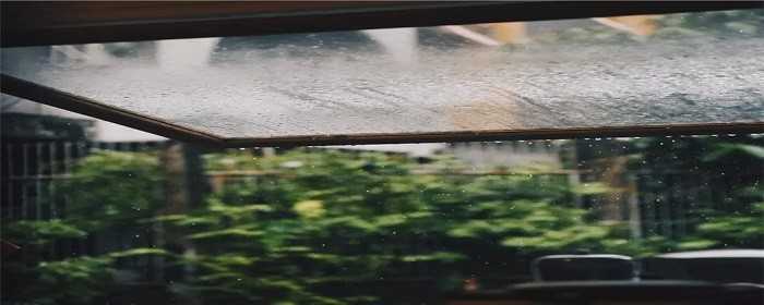 遇到窗户漏雨要怎么防水